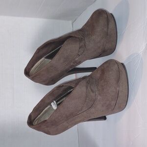 EUC Mossimo Faux Suede Platform Bootie Stilletos